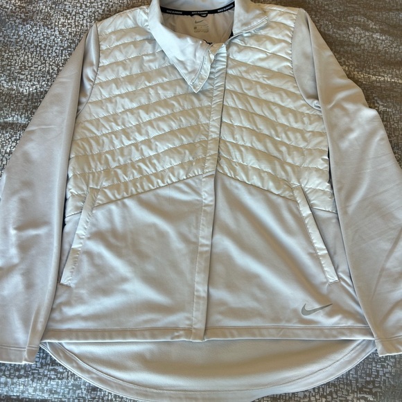 Nike Womens Essential Puffer-Panel Running Jacket, Size Large, Color is grey. - Picture 10 of 10